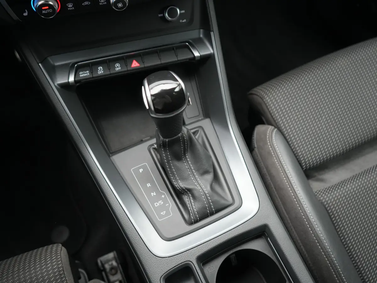 35 TFSI S Line Pro Line S 150pk | Trekhaak | Cruise Control | Sportstoelen Verwarmd | Blis | DAB | Navigatie | 19"L.M