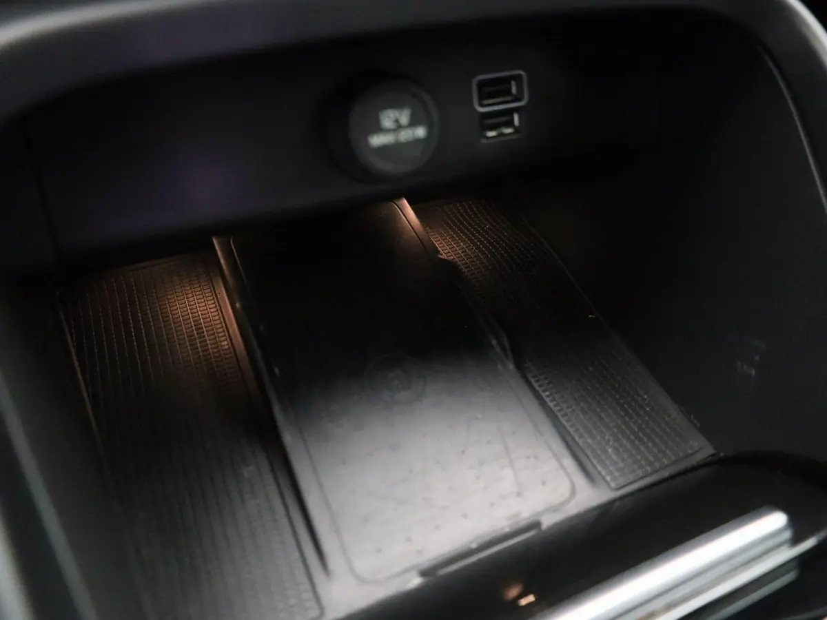 1.5 T4 Plug-in hybrid Plus Bright | Automaat | Apple Carplay / Android Auto | Memory Seats | Harman-Kardon | Virtual Cockpit | Stoel - Stuurverwarming | Elektrische Achterklep | Achteruitrij