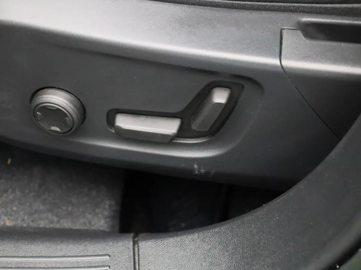 1.5 T4 Plug-in hybrid Plus Bright | Automaat | Apple Carplay / Android Auto | Memory Seats | Harman-Kardon | Virtual Cockpit | Stoel - Stuurverwarming | Elektrische Achterklep | Achteruitrij