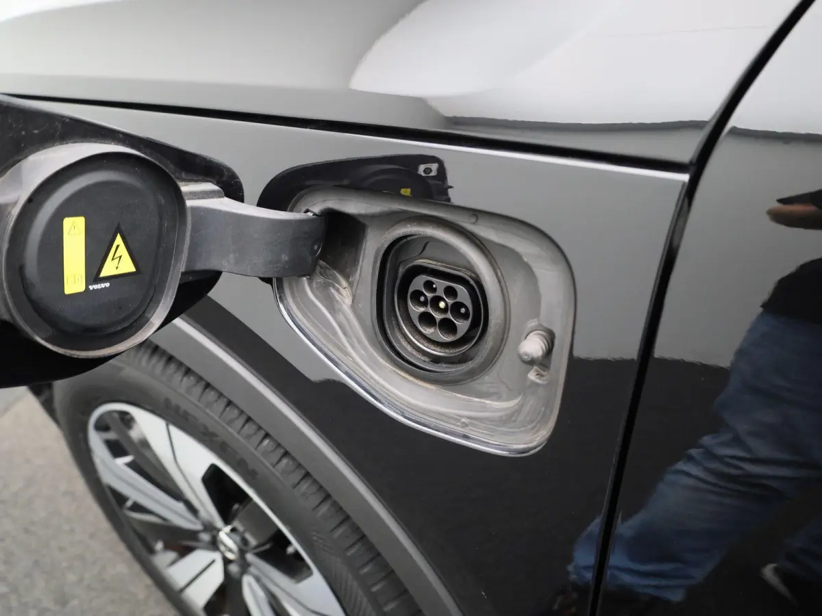 1.5 T4 Plug-in hybrid Plus Bright | Automaat | Apple Carplay / Android Auto | Memory Seats | Harman-Kardon | Virtual Cockpit | Stoel - Stuurverwarming | Elektrische Achterklep | Achteruitrij