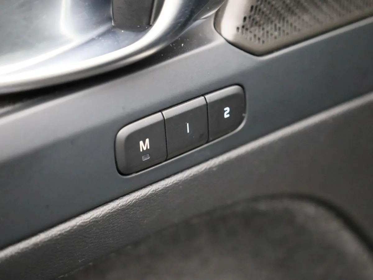 1.5 T4 Plug-in hybrid Plus Bright | Automaat | Apple Carplay / Android Auto | Memory Seats | Harman-Kardon | Virtual Cockpit | Stoel - Stuurverwarming | Elektrische Achterklep | Achteruitrij