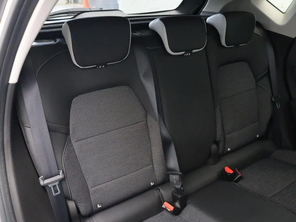 E-Tech full hybrid 145pk Intens | Pack Advanced Driving | Parkeersensoren voor/achter | Camera | 9,3" Navigatie | Climate control |