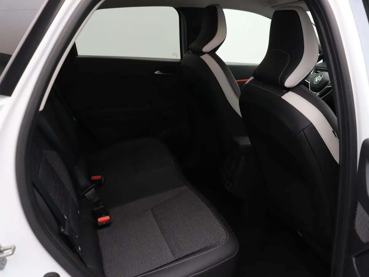 E-Tech full hybrid 145pk Intens | Pack Advanced Driving | Parkeersensoren voor/achter | Camera | 9,3" Navigatie | Climate control |