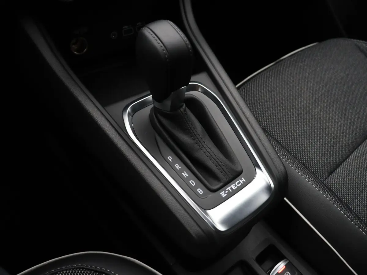 E-Tech full hybrid 145pk Intens | Pack Advanced Driving | Parkeersensoren voor/achter | Camera | 9,3" Navigatie | Climate control |