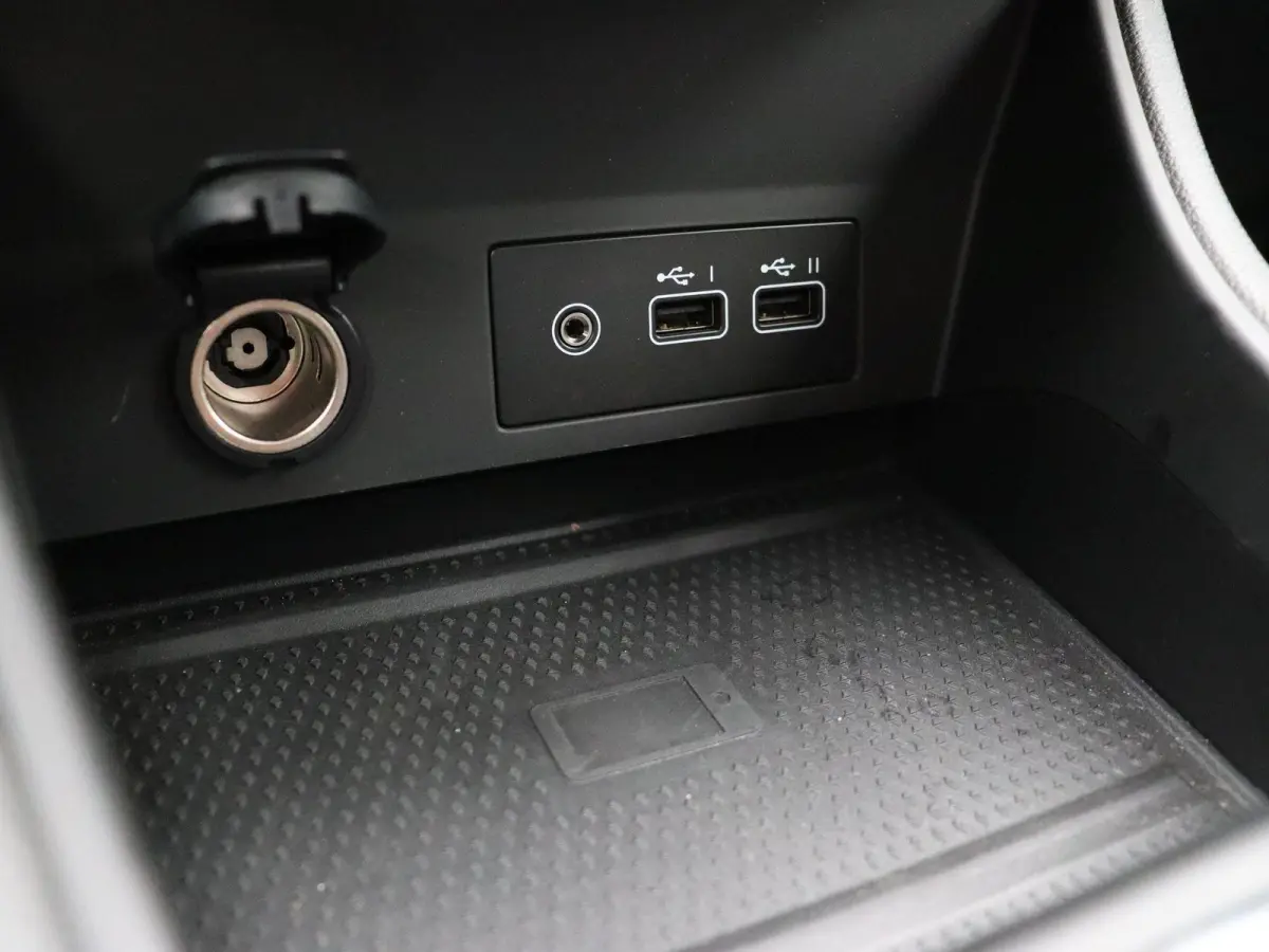 E-Tech full hybrid 145pk Intens | Pack Advanced Driving | Parkeersensoren voor/achter | Camera | 9,3" Navigatie | Climate control |