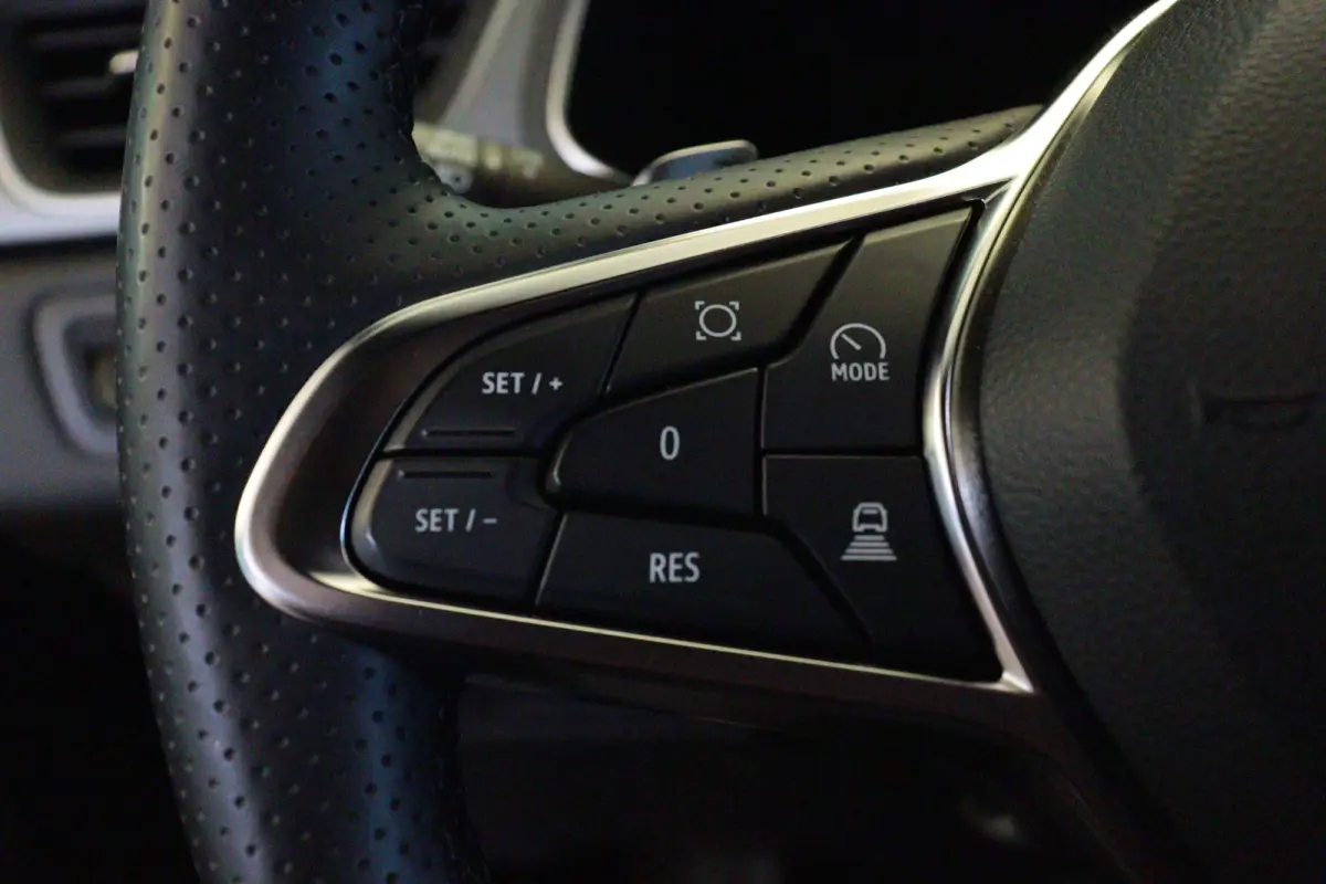 1.3 Mild Hybrid 160 Techno Automaat | NAVI / APPCONNECT | CLIMA | CAMERA + PDC | ADAP CRUISE | STUUR / STOELVERW |