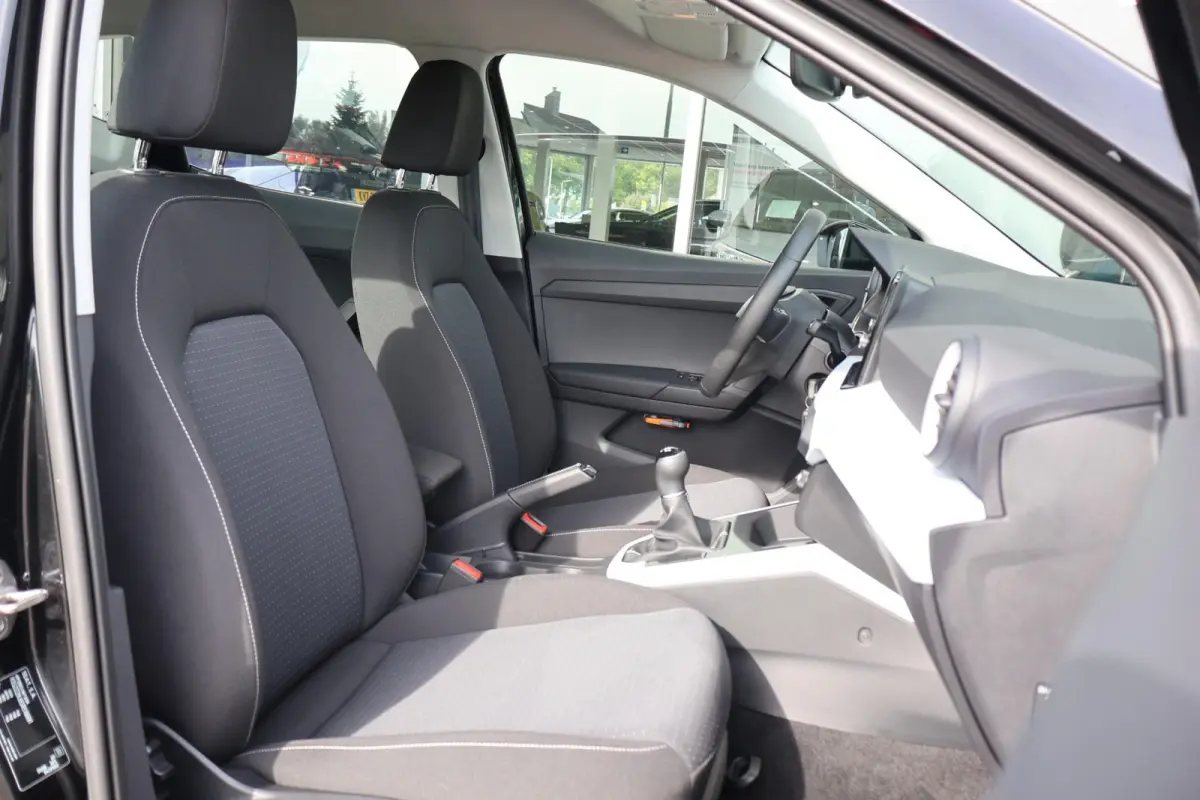 1.0 EcoTSI 95pk Style | Carplay | Climate Control | PDC | DAB radio