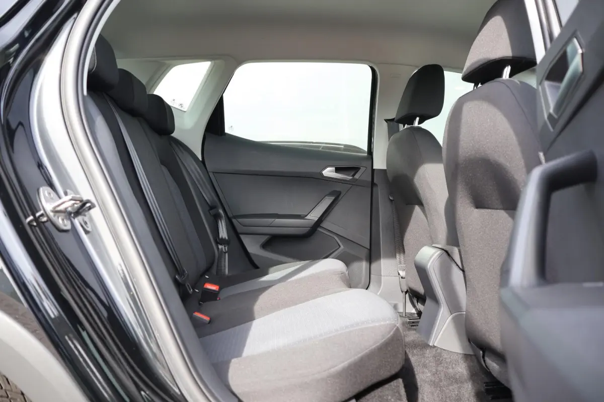 1.0 EcoTSI 95pk Style | Carplay | Climate Control | PDC | DAB radio