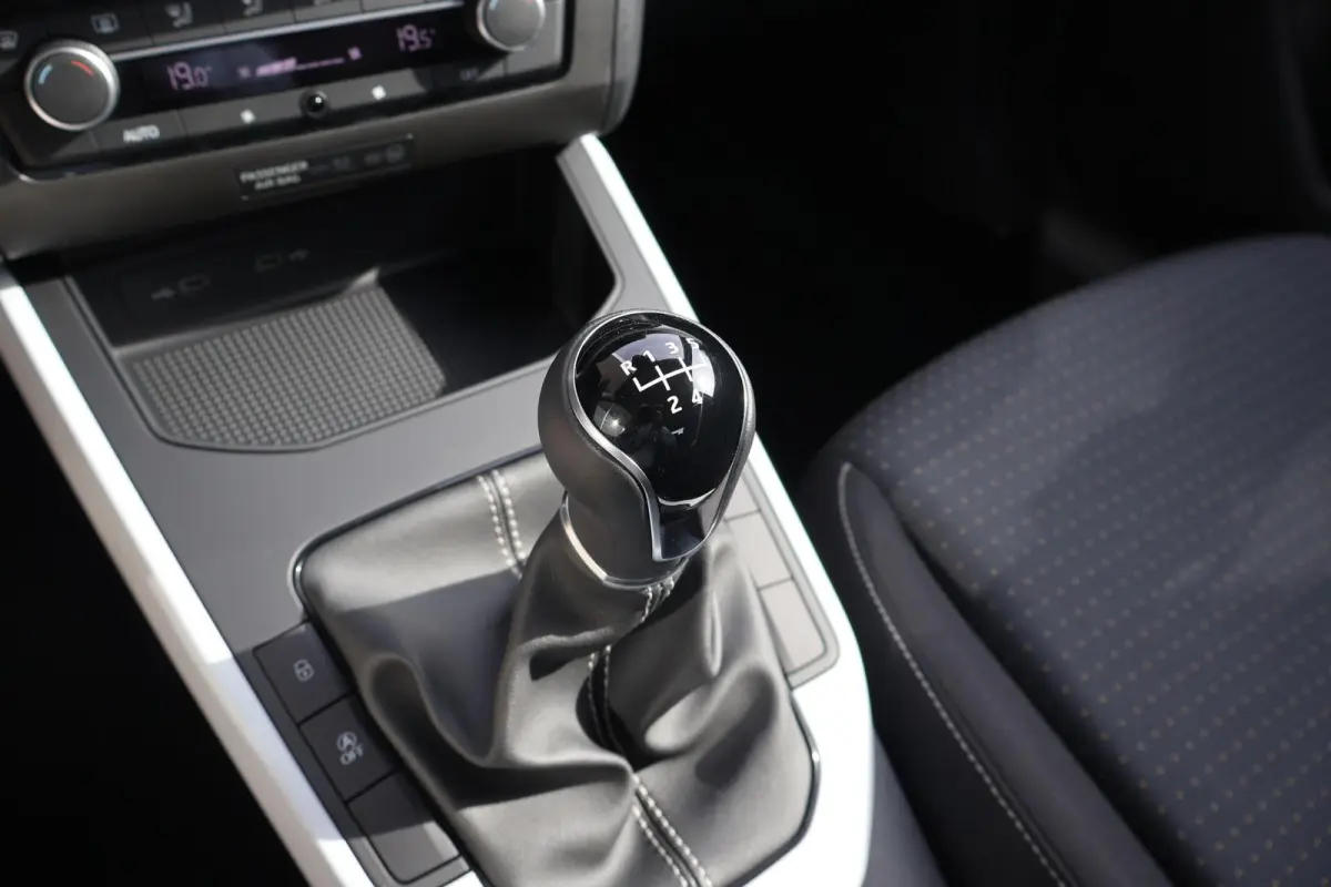 1.0 EcoTSI 95pk Style | Carplay | Climate Control | PDC | DAB radio