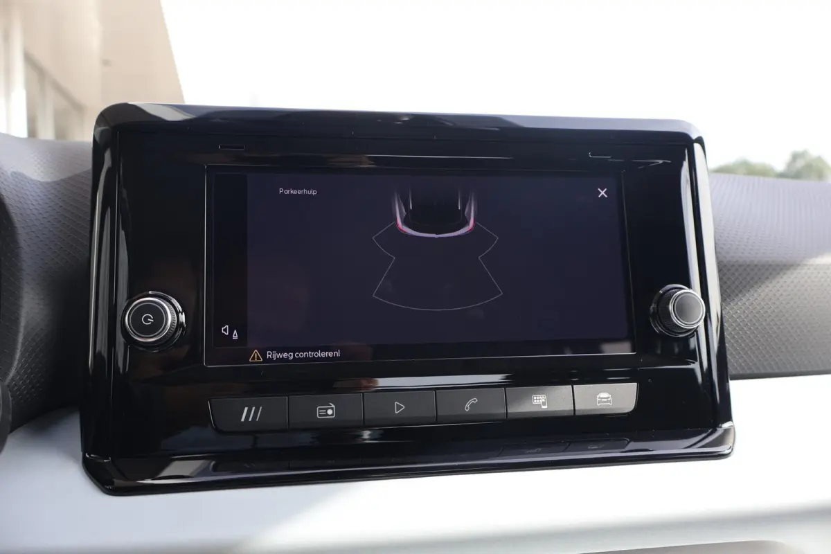 1.0 EcoTSI 95pk Style | Carplay | Climate Control | PDC | DAB radio
