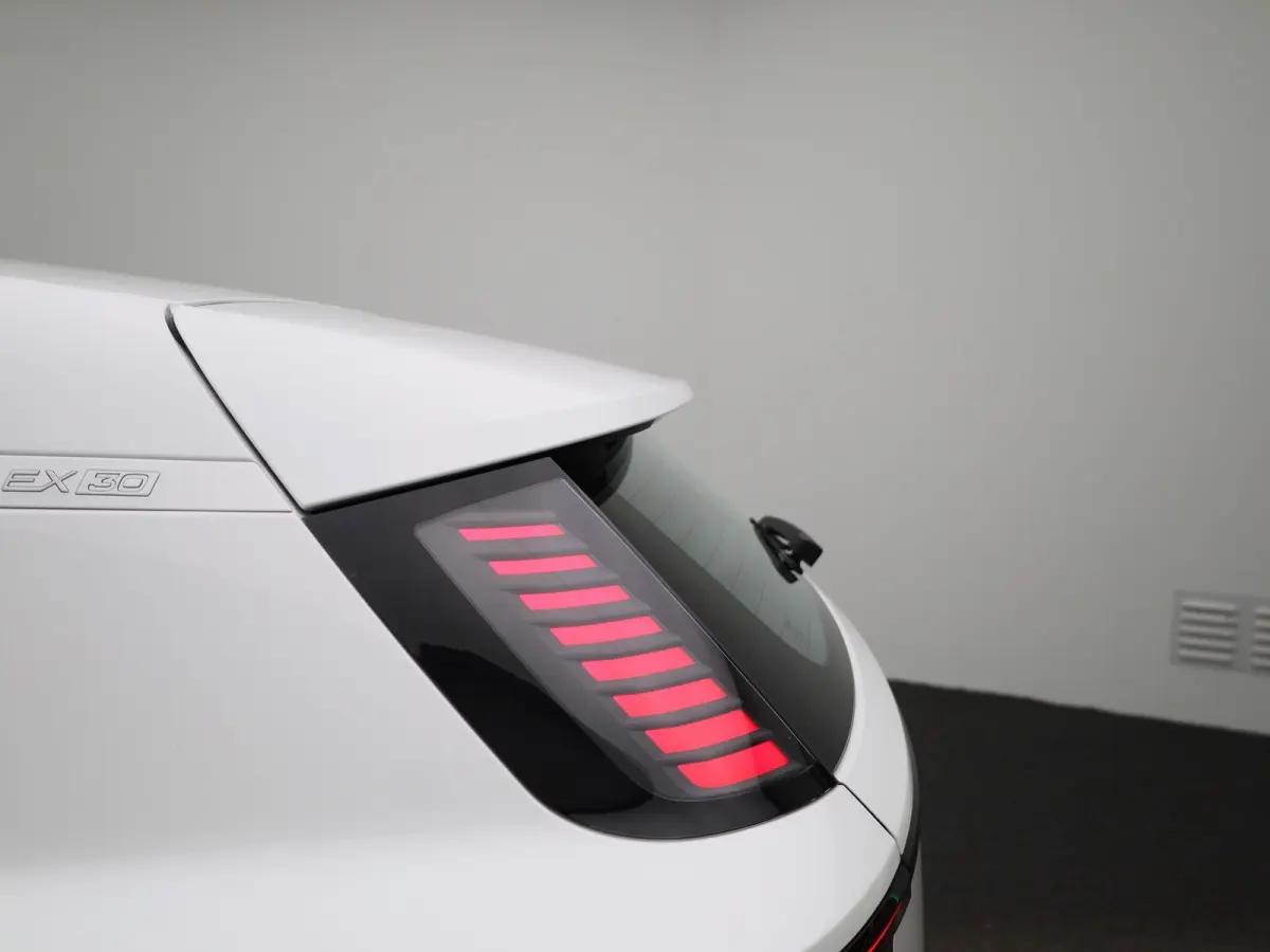 Single Motor Core Bh Vv| ACHTERUITRIJCAMERA | APPLE CARPLAY - ANDROID AUTO | ADAPTIVE CRUISE CONTROL | GOOGLE NAVIGATIE | CLIMATE CONTROL |