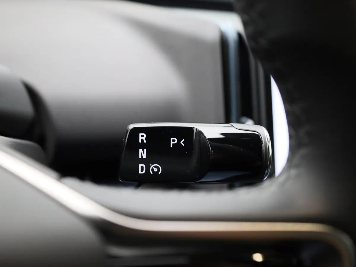 Single Motor Core Bh Vv| ACHTERUITRIJCAMERA | APPLE CARPLAY - ANDROID AUTO | ADAPTIVE CRUISE CONTROL | GOOGLE NAVIGATIE | CLIMATE CONTROL |
