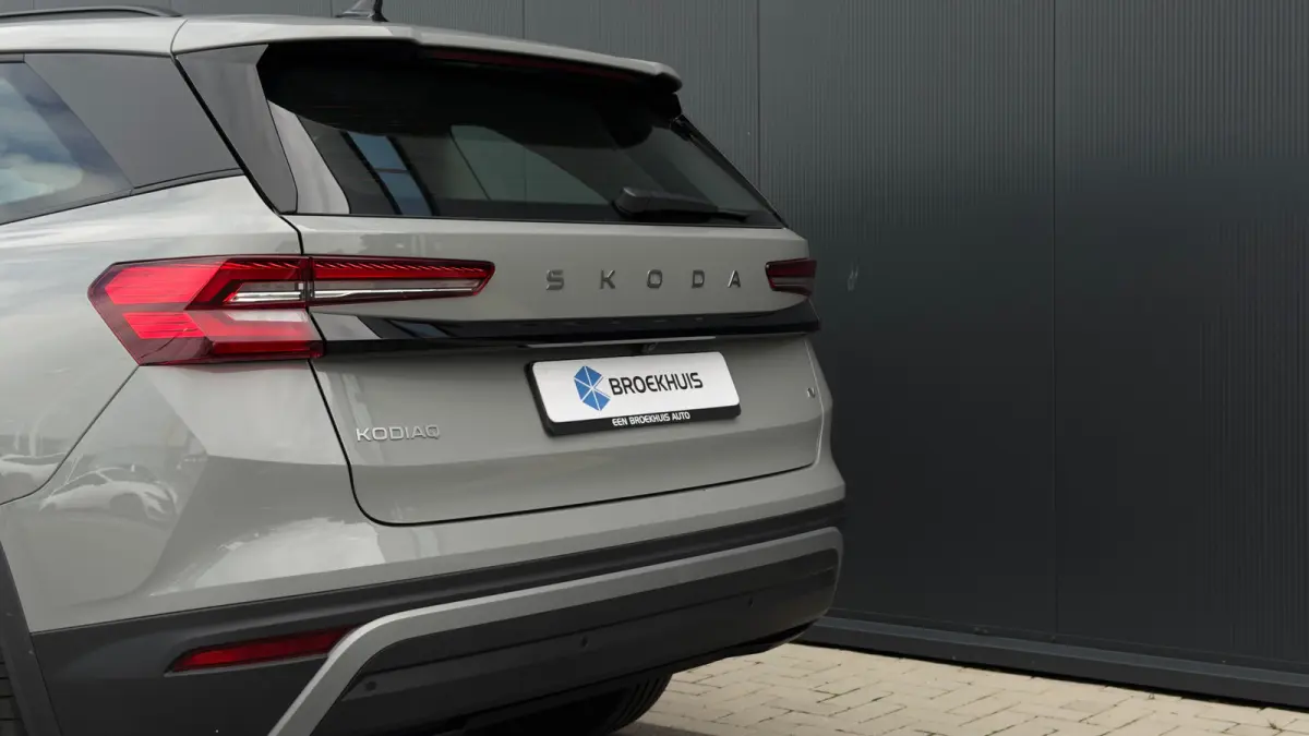 204pk 1.5 TSI PHEV Business Edition | SOH 100% | Achteruitrijcamera | Adaptive Cruise | Carplay | Dodehoekdetectie | LED |