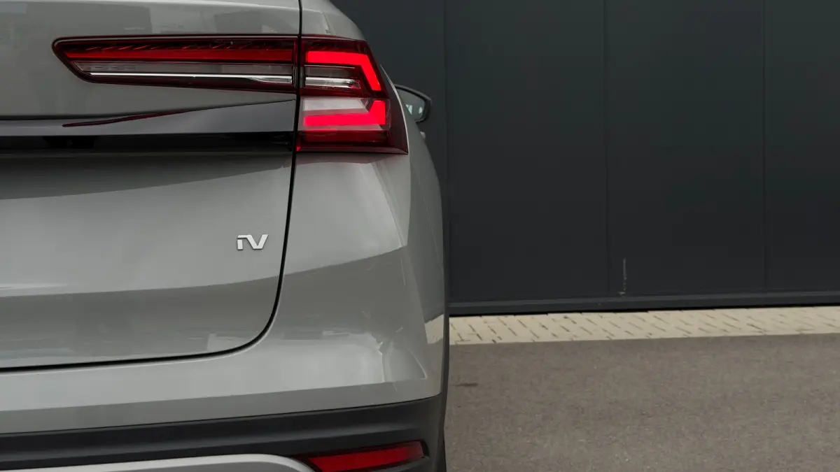 204pk 1.5 TSI PHEV Business Edition | SOH 100% | Achteruitrijcamera | Adaptive Cruise | Carplay | Dodehoekdetectie | LED |