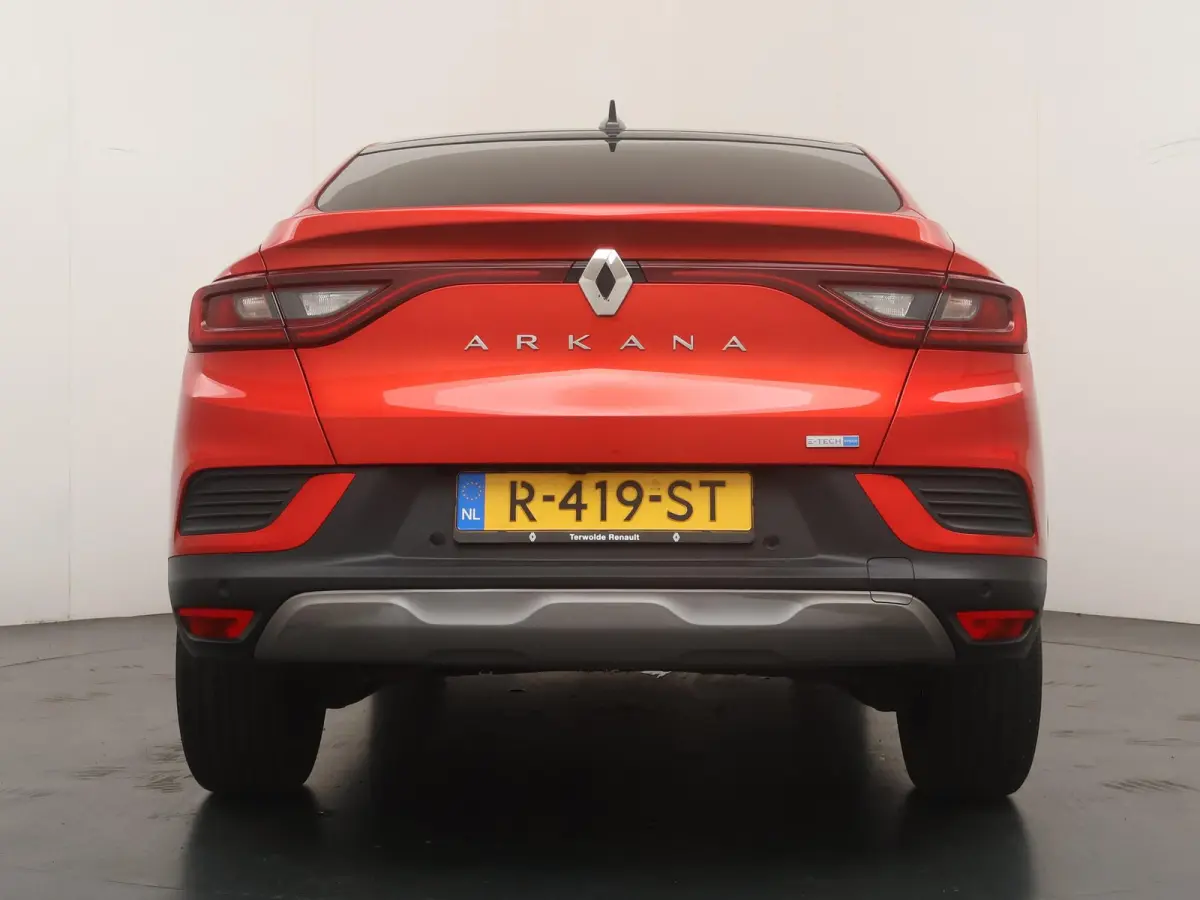 E-TECH Hybrid 145 Intens | Adapt. Cruise | Parkeercamera | Navigatie |