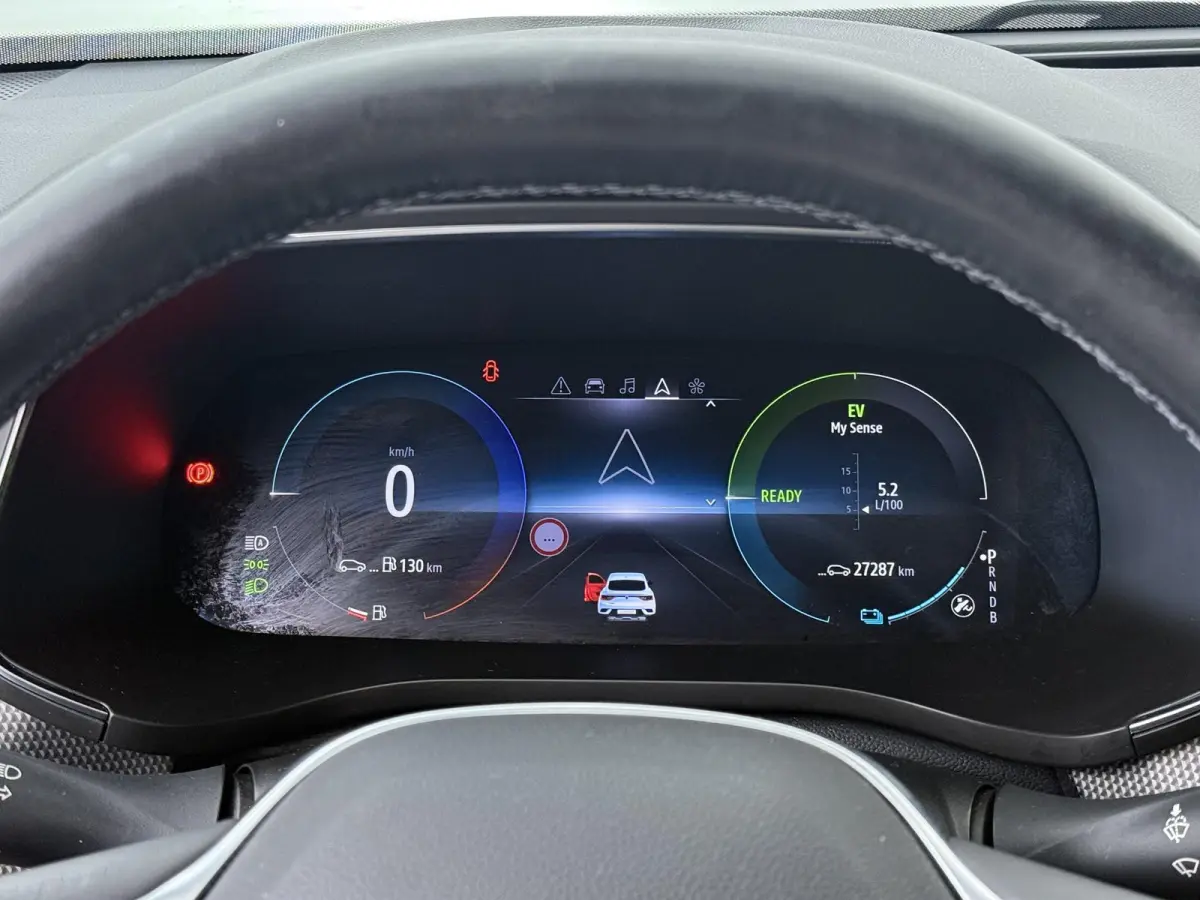 E-TECH Hybrid 145 Intens | Adapt. Cruise | Parkeercamera | Navigatie |