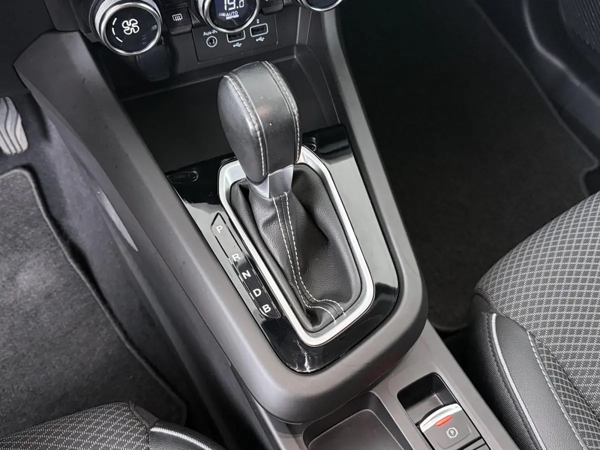 E-TECH Hybrid 145 Intens | Adapt. Cruise | Parkeercamera | Navigatie |