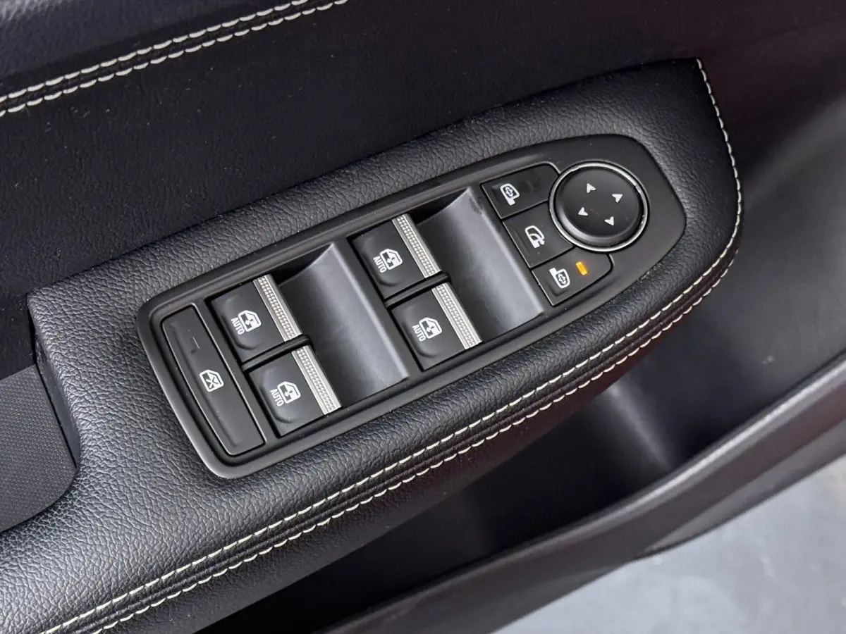 E-TECH Hybrid 145 Intens | Adapt. Cruise | Parkeercamera | Navigatie |