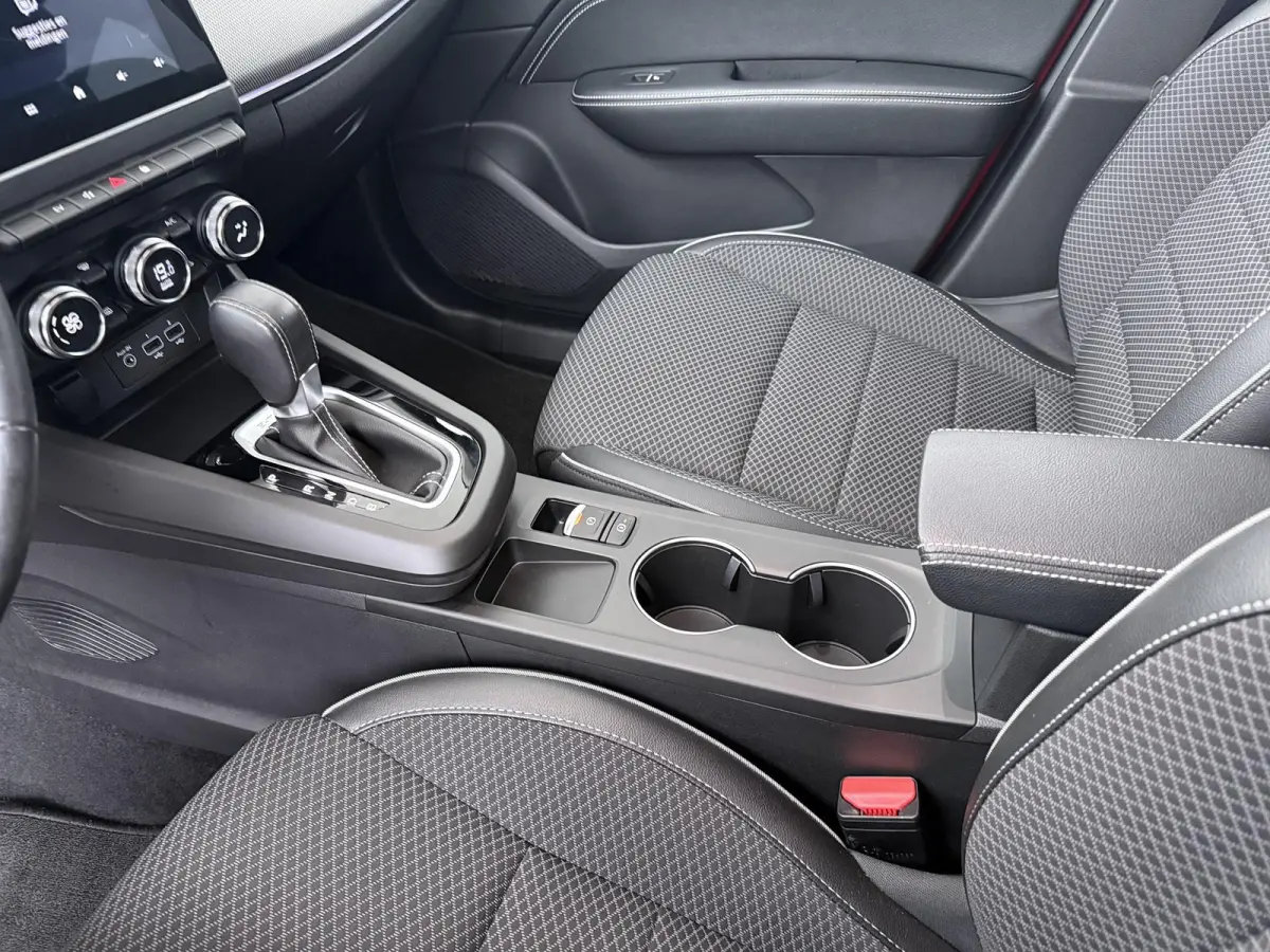 E-TECH Hybrid 145 Intens | Adapt. Cruise | Parkeercamera | Navigatie |