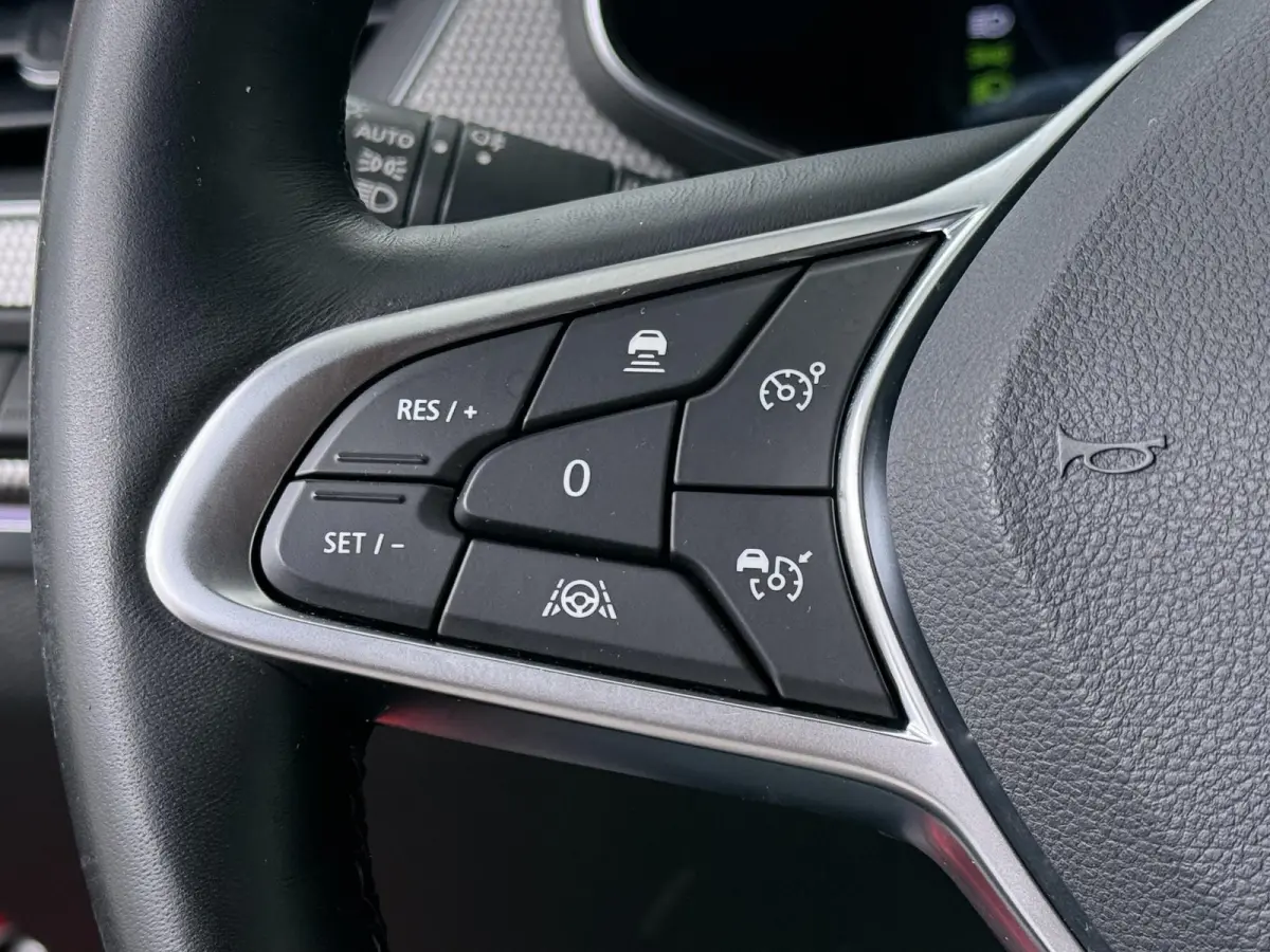 E-TECH Hybrid 145 Intens | Adapt. Cruise | Parkeercamera | Navigatie |