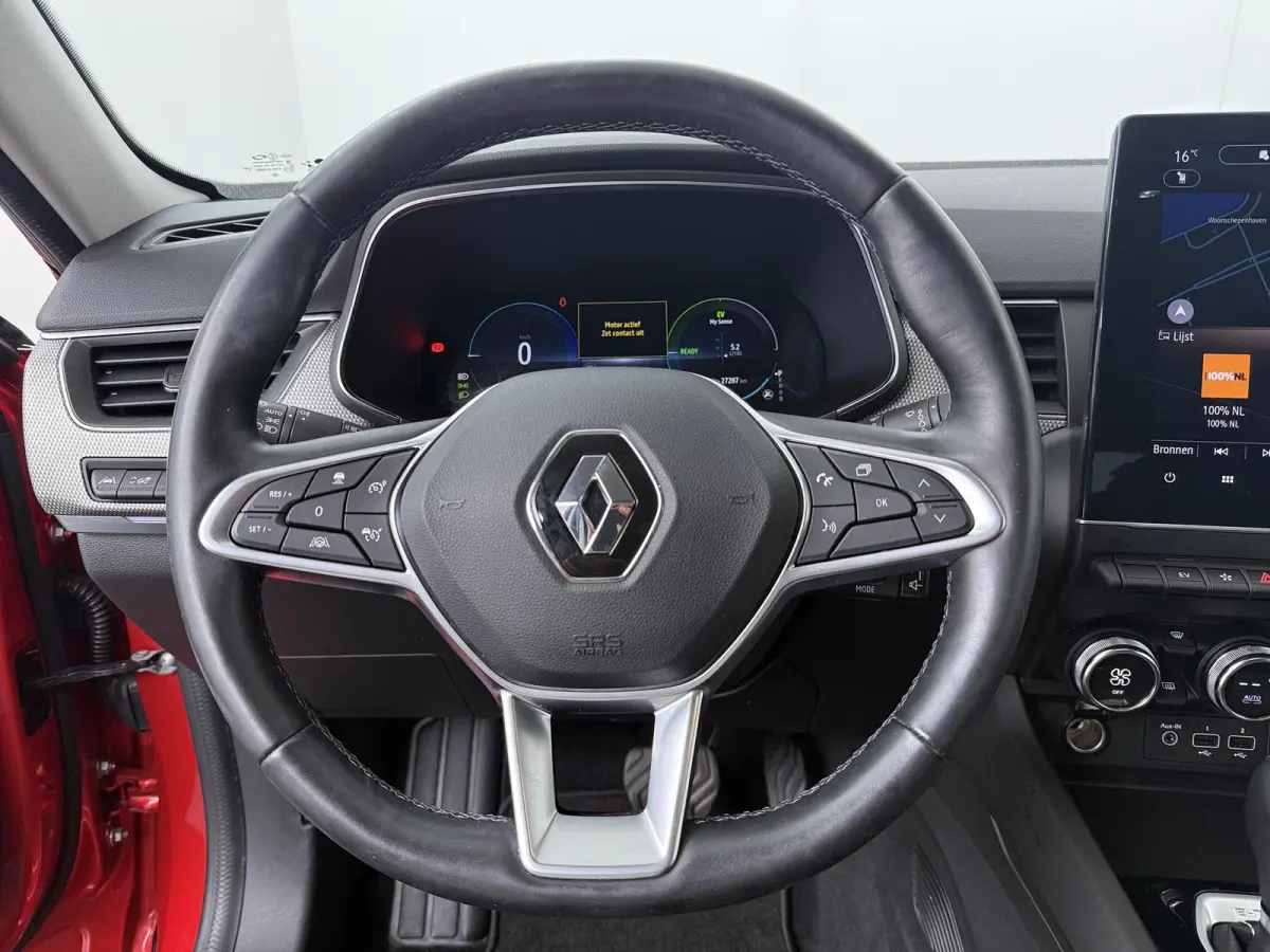 E-TECH Hybrid 145 Intens | Adapt. Cruise | Parkeercamera | Navigatie |