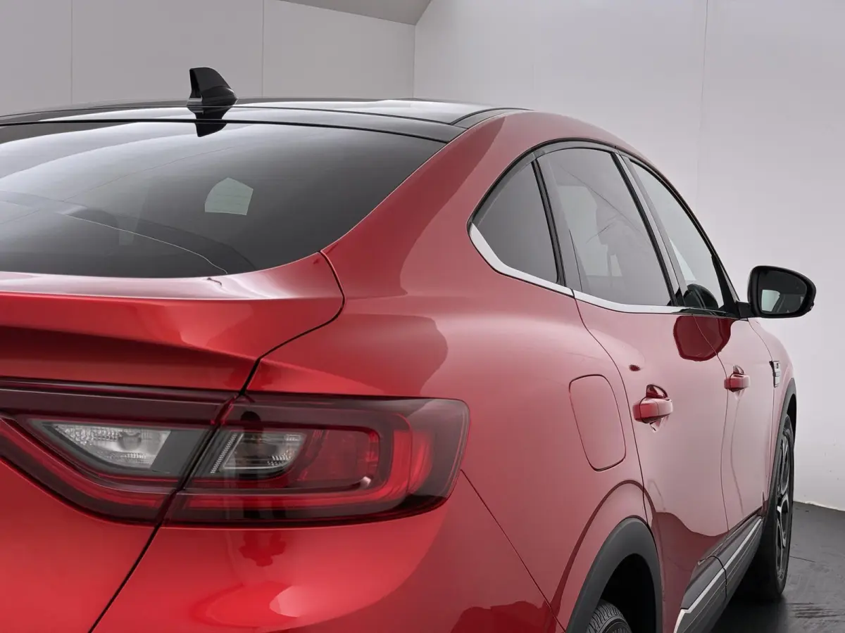E-TECH Hybrid 145 Intens | Adapt. Cruise | Parkeercamera | Navigatie |