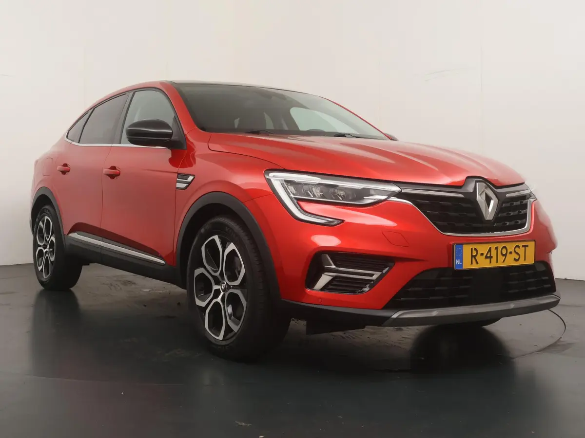 E-TECH Hybrid 145 Intens | Adapt. Cruise | Parkeercamera | Navigatie |