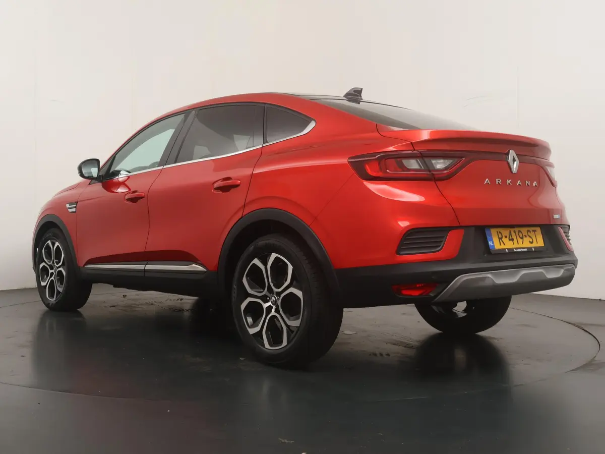 E-TECH Hybrid 145 Intens | Adapt. Cruise | Parkeercamera | Navigatie |