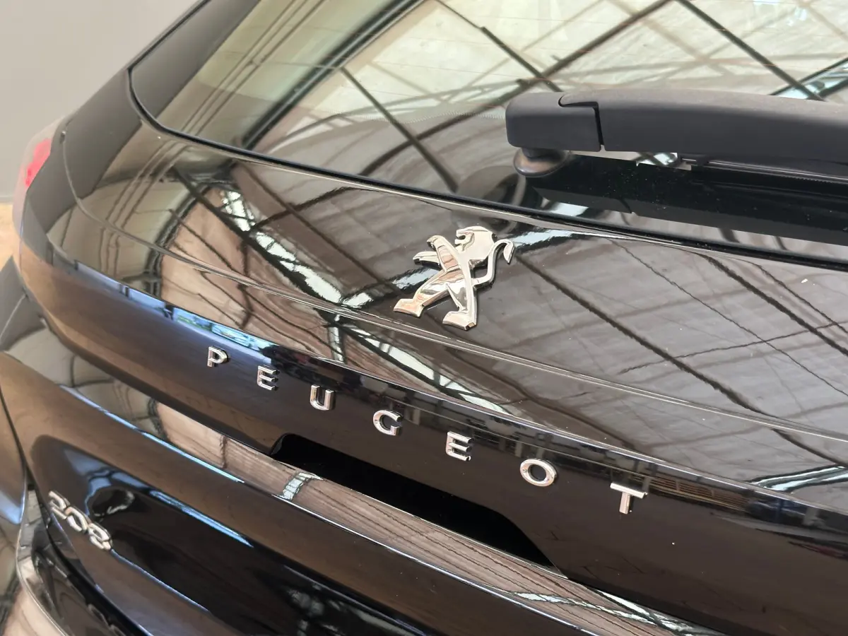 1.2 PureTech Active | Achteruitrijcamera | Airco (automatisch) | Apple Carplay/Android Auto|telefoonintegratie premium