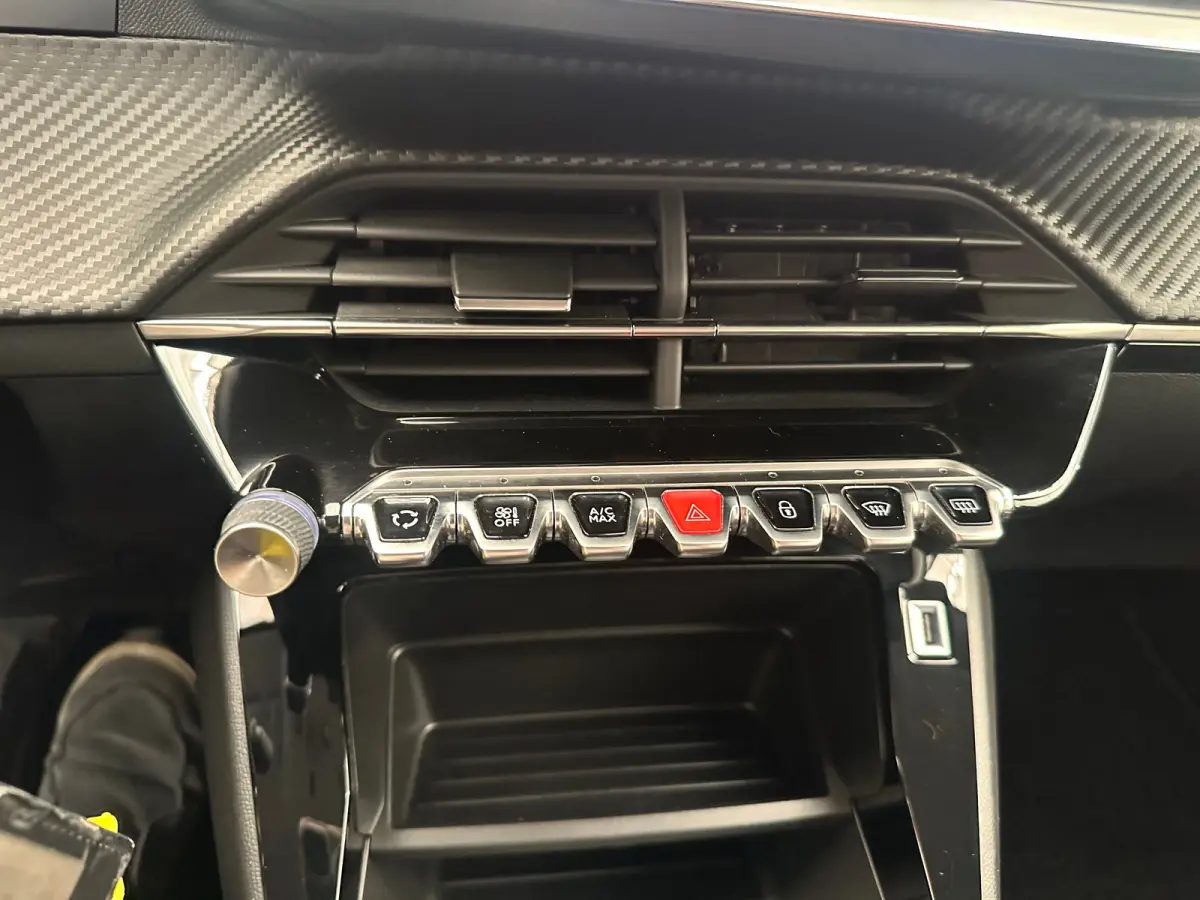 1.2 PureTech Active | Achteruitrijcamera | Airco (automatisch) | Apple Carplay/Android Auto|telefoonintegratie premium
