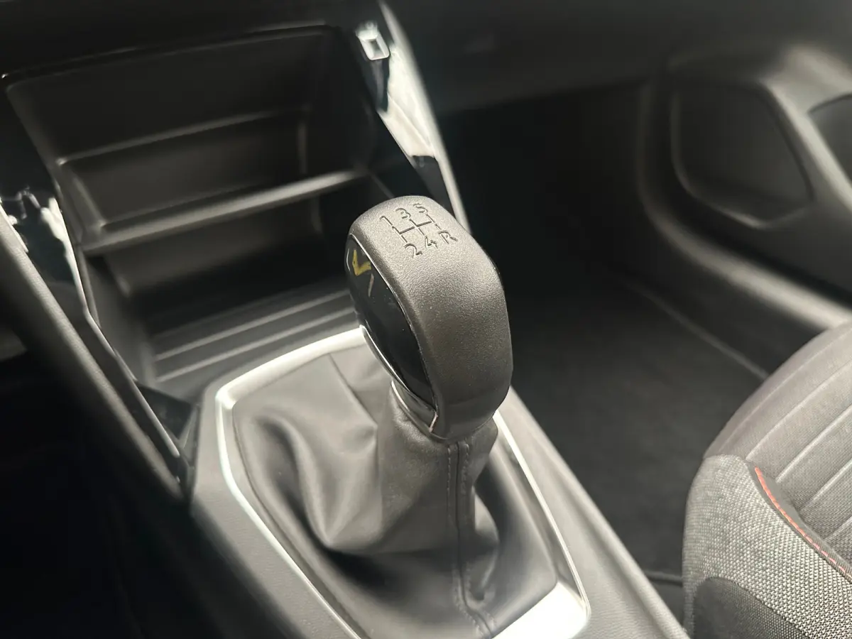 1.2 PureTech Active | Achteruitrijcamera | Airco (automatisch) | Apple Carplay/Android Auto|telefoonintegratie premium