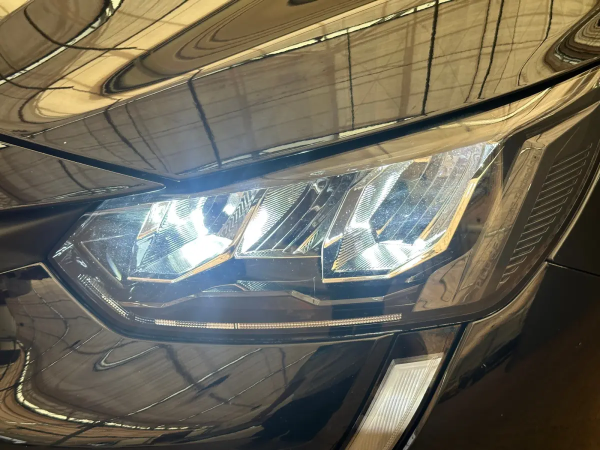 1.2 PureTech Active | Achteruitrijcamera | Airco (automatisch) | Apple Carplay/Android Auto|telefoonintegratie premium