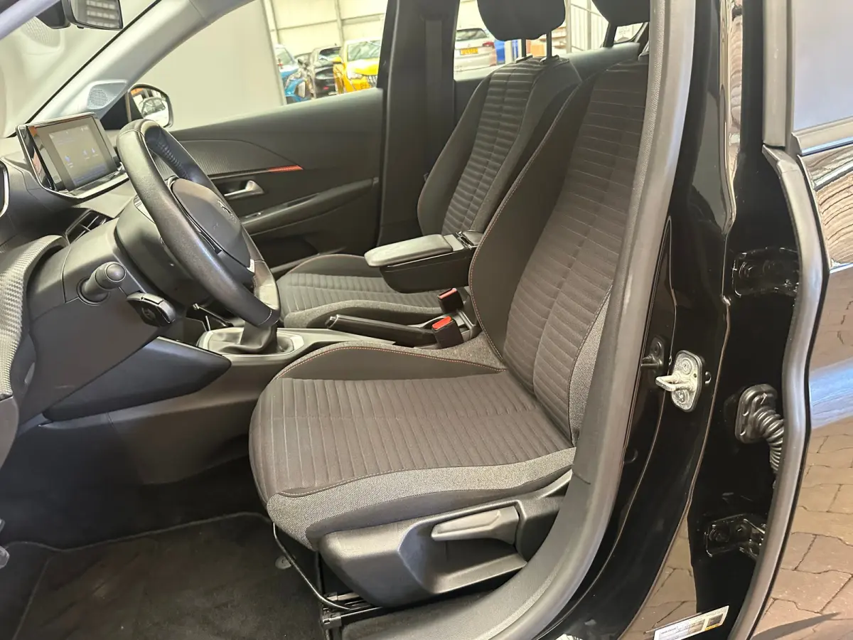 1.2 PureTech Active | Achteruitrijcamera | Airco (automatisch) | Apple Carplay/Android Auto|telefoonintegratie premium