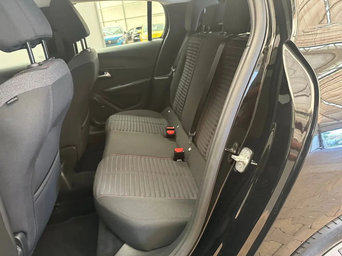 1.2 PureTech Active | Achteruitrijcamera | Airco (automatisch) | Apple Carplay/Android Auto|telefoonintegratie premium