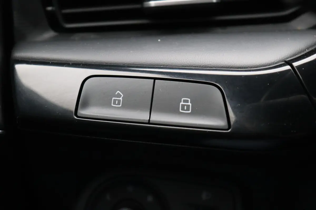1.5 Luxury | Apple Carplay & Android Auto | Rondomzicht Camera | Stoel en Stuurwielverwarming |