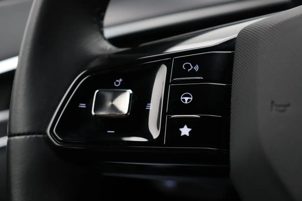 1.5 Luxury | Apple Carplay & Android Auto | Rondomzicht Camera | Stoel en Stuurwielverwarming |