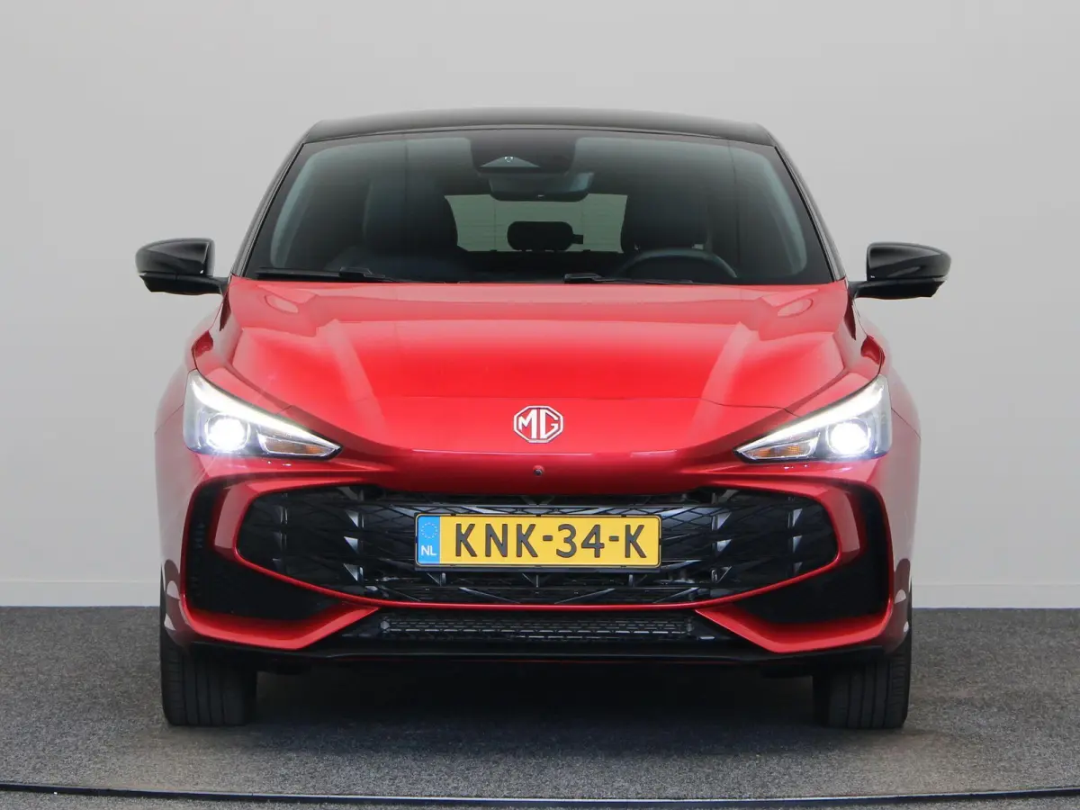 1.5 Luxury | Apple Carplay & Android Auto | Rondomzicht Camera | Stoel en Stuurwielverwarming |