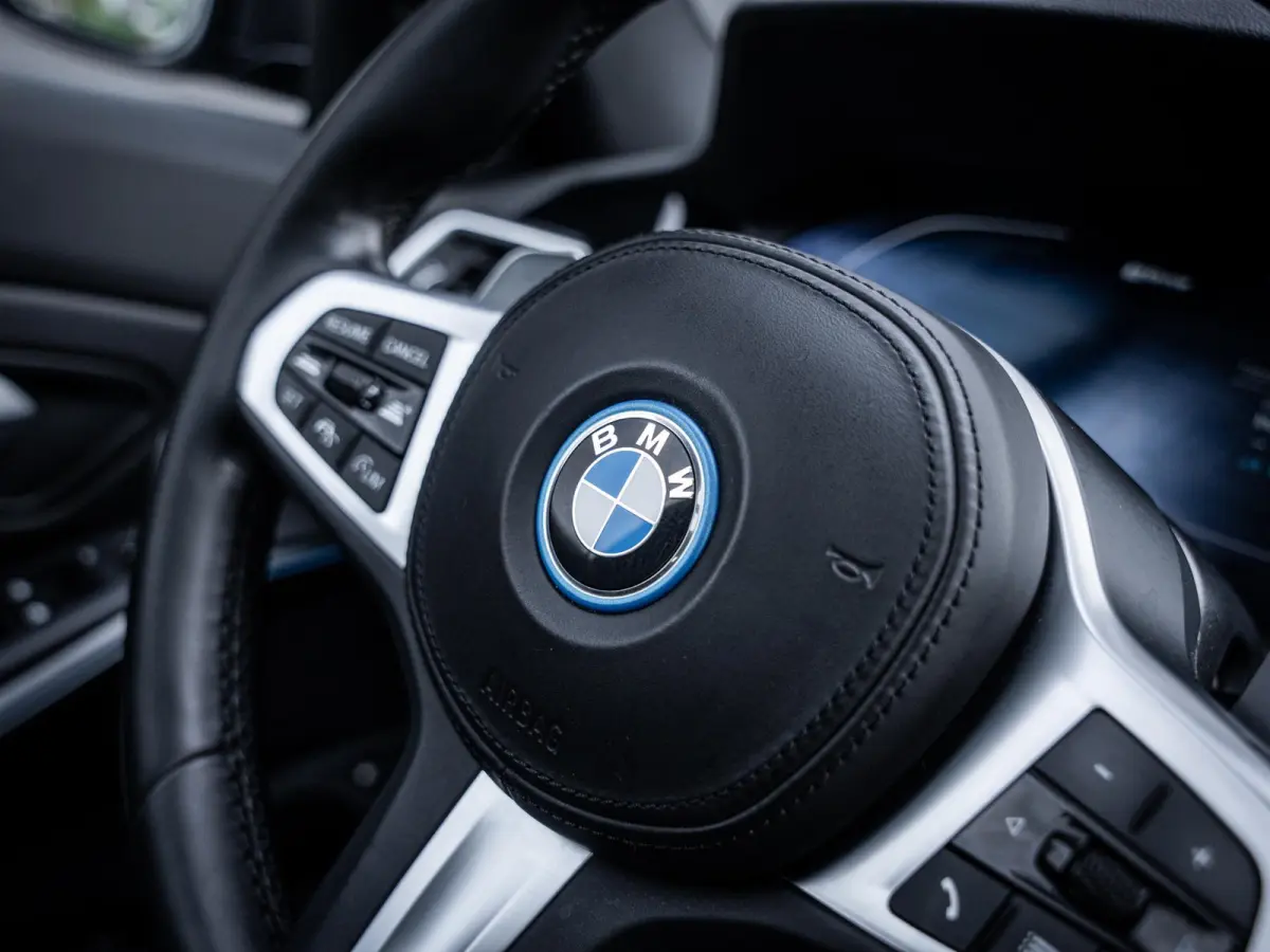 320e High Executive M-Sport l Pano l ACC | Trekhaak l 360cam l ACC