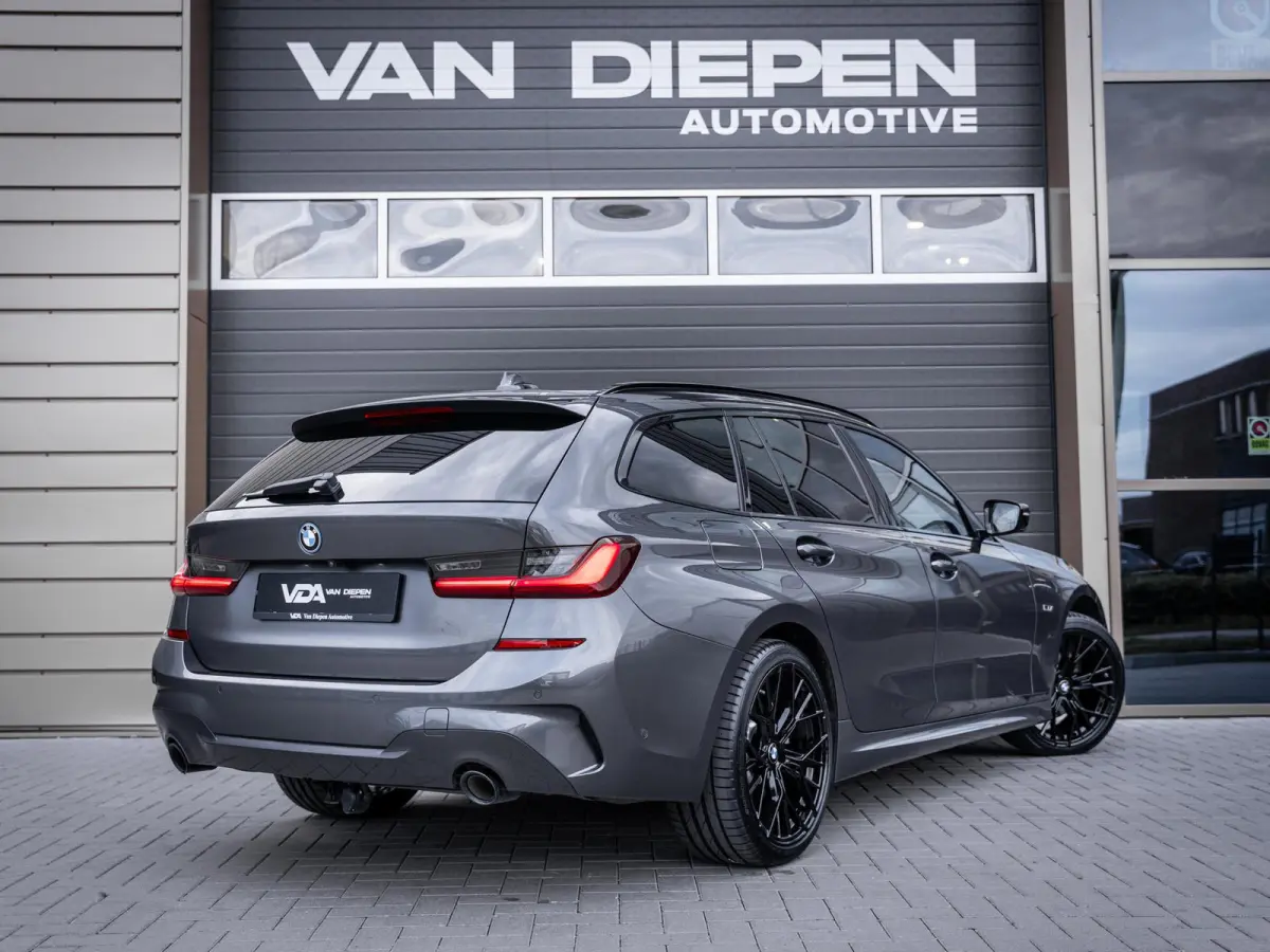 320e High Executive M-Sport l Pano l ACC | Trekhaak l 360cam l ACC