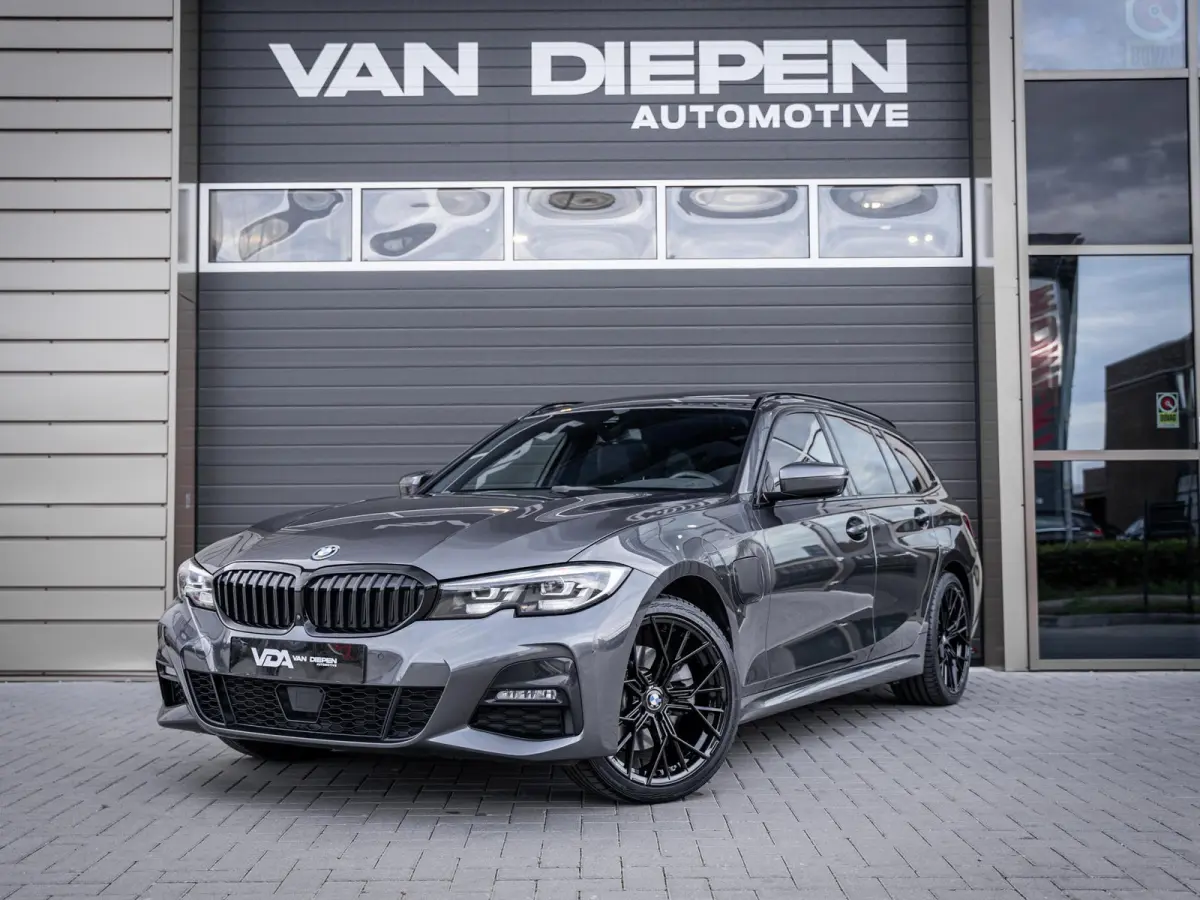 320e High Executive M-Sport l Pano l ACC | Trekhaak l 360cam l ACC