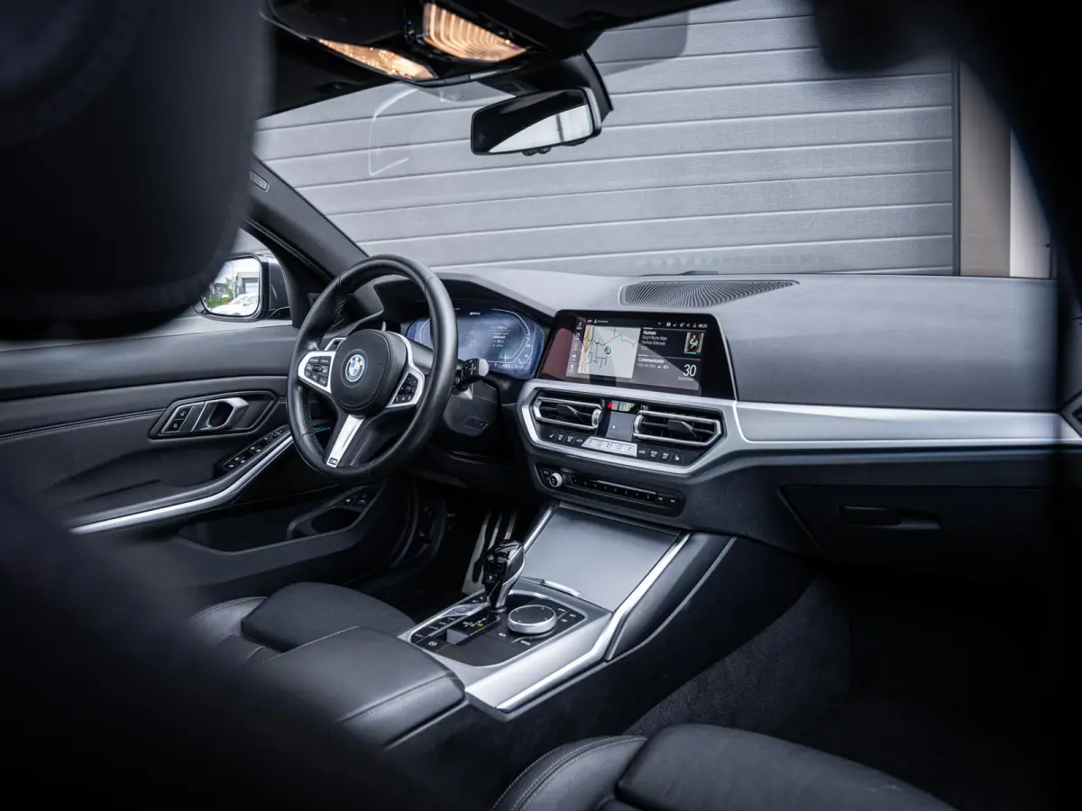 320e High Executive M-Sport l Pano l ACC | Trekhaak l 360cam l ACC