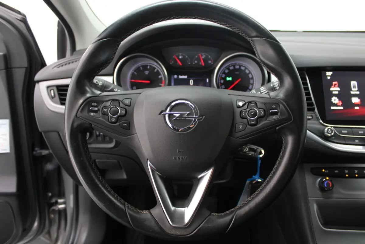 1.0 Business+ 105PK, RIJKLAAR | CAMERA | AFNEEMBARE TREKHAAK | AIRCO | CARPLAY