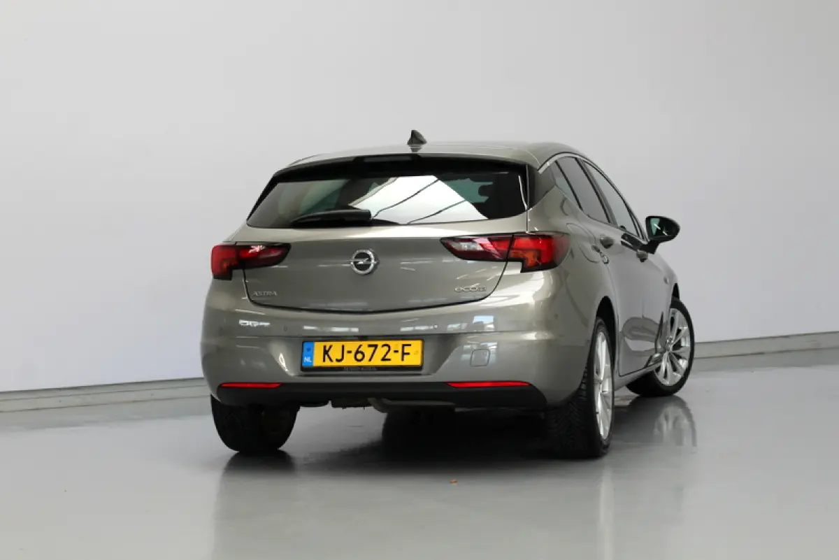 1.0 Business+ 105PK, RIJKLAAR | CAMERA | AFNEEMBARE TREKHAAK | AIRCO | CARPLAY
