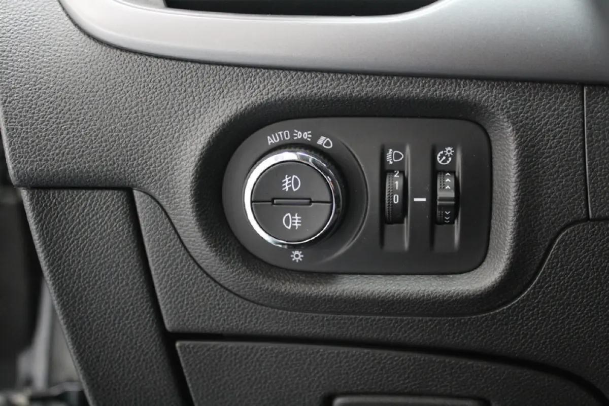 1.0 Business+ 105PK, RIJKLAAR | CAMERA | AFNEEMBARE TREKHAAK | AIRCO | CARPLAY