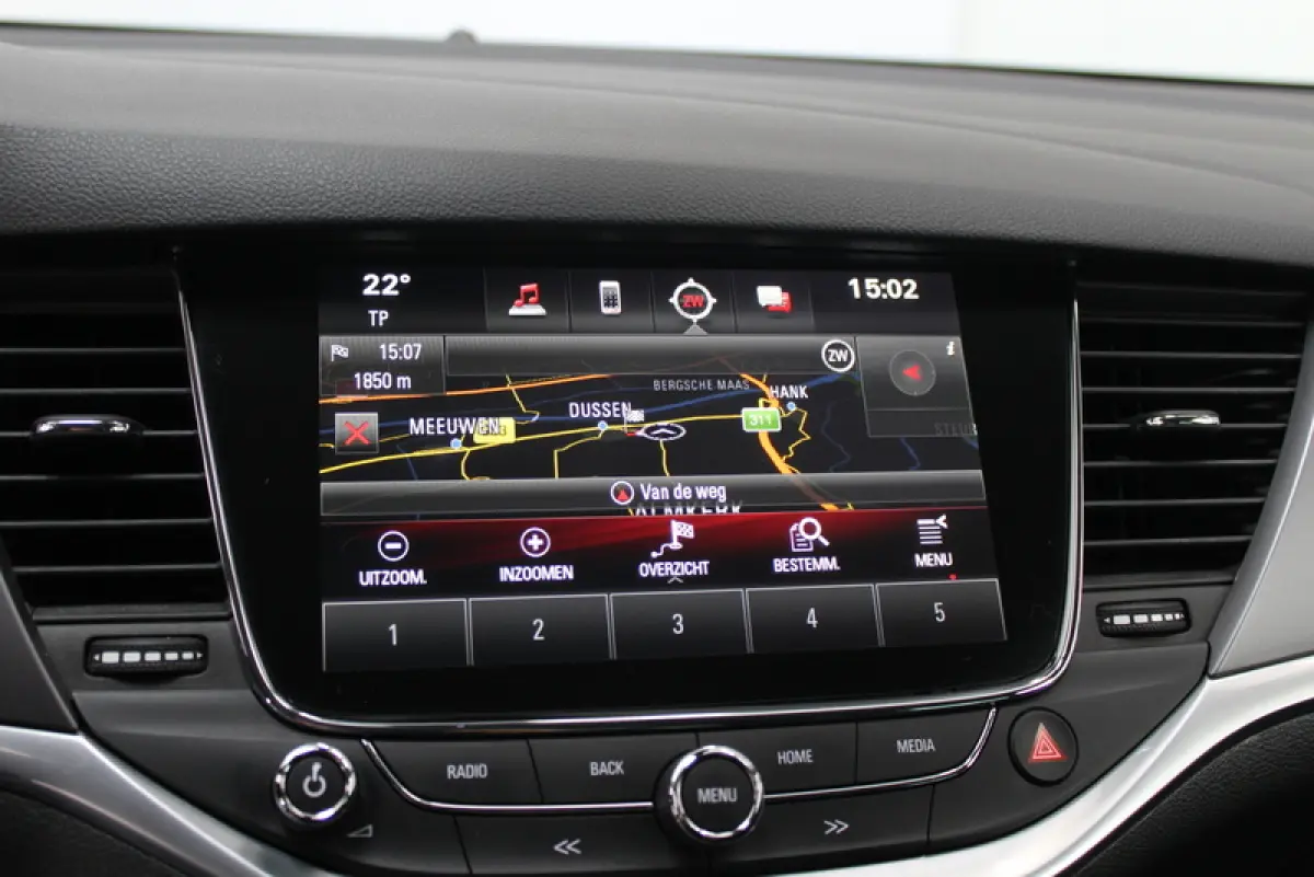 1.0 Business+ 105PK, RIJKLAAR | CAMERA | AFNEEMBARE TREKHAAK | AIRCO | CARPLAY