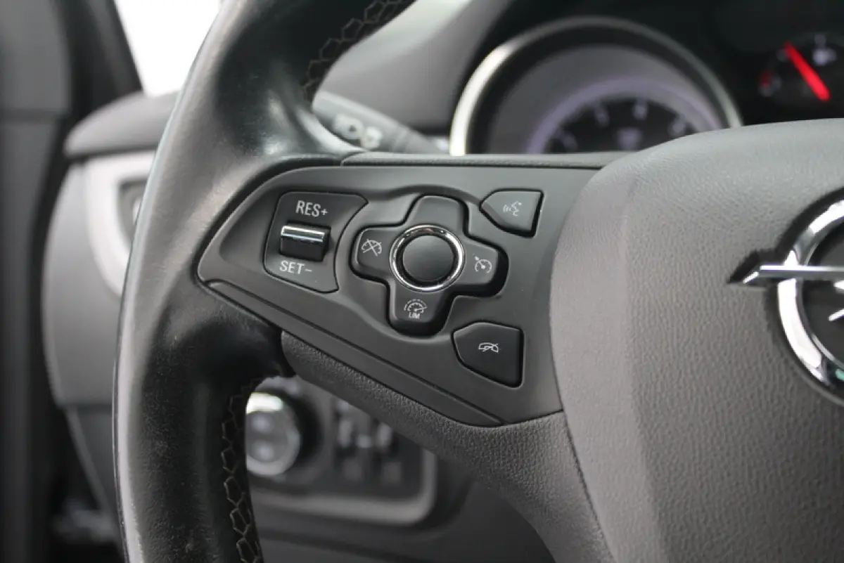1.0 Business+ 105PK, RIJKLAAR | CAMERA | AFNEEMBARE TREKHAAK | AIRCO | CARPLAY