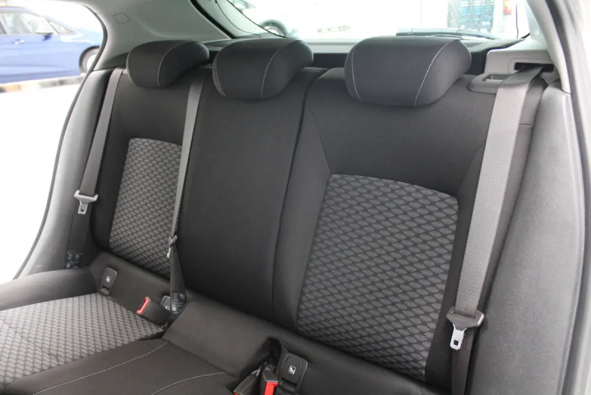 1.0 Business+ 105PK, RIJKLAAR | CAMERA | AFNEEMBARE TREKHAAK | AIRCO | CARPLAY