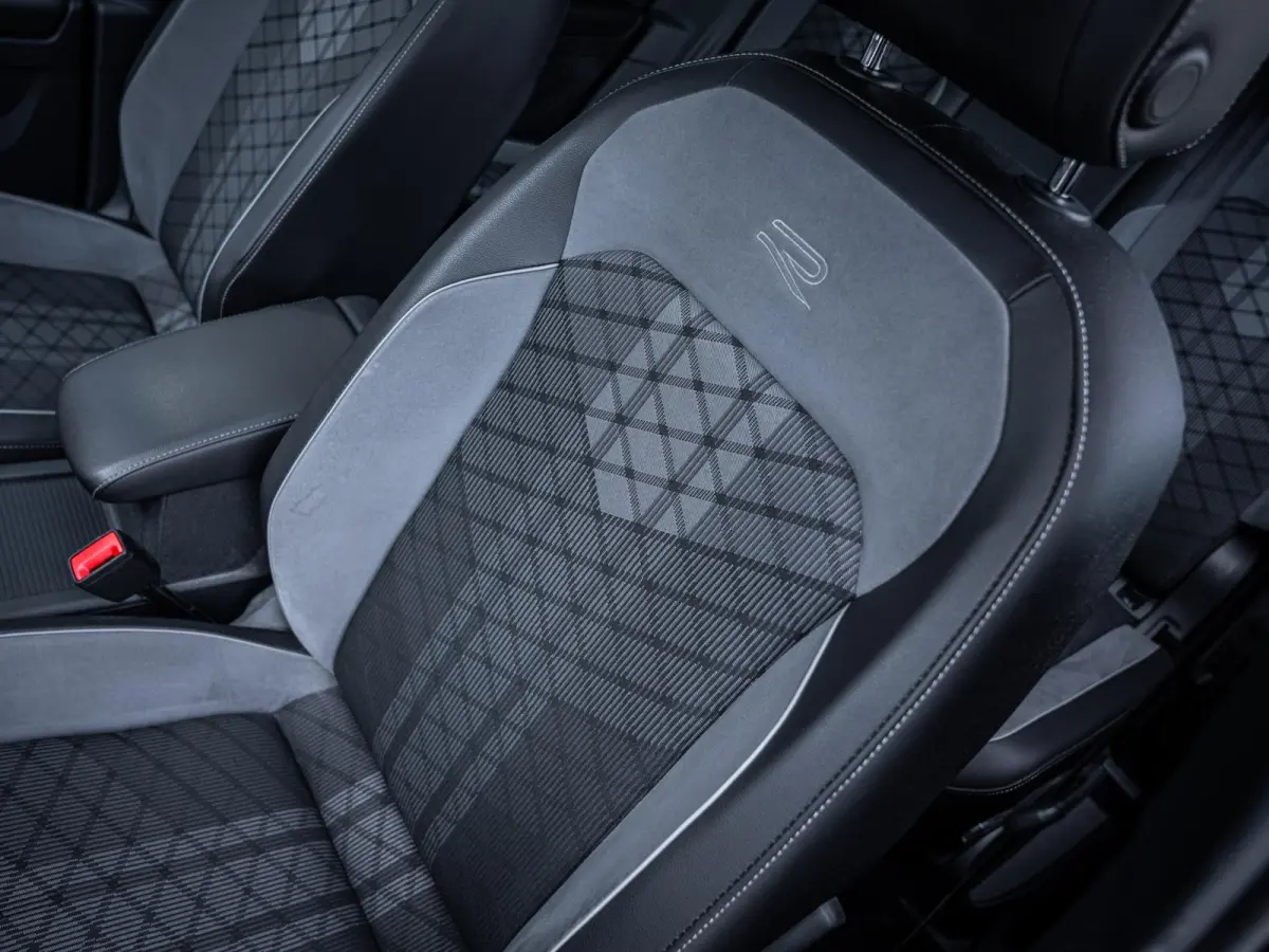 1.5 TSI 3x R-Line - IQ-L l Pano l Trekhaak l 360cam l Keyless