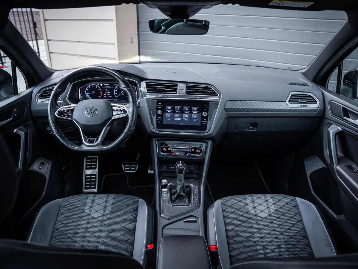 1.5 TSI 3x R-Line - IQ-L l Pano l Trekhaak l 360cam l Keyless