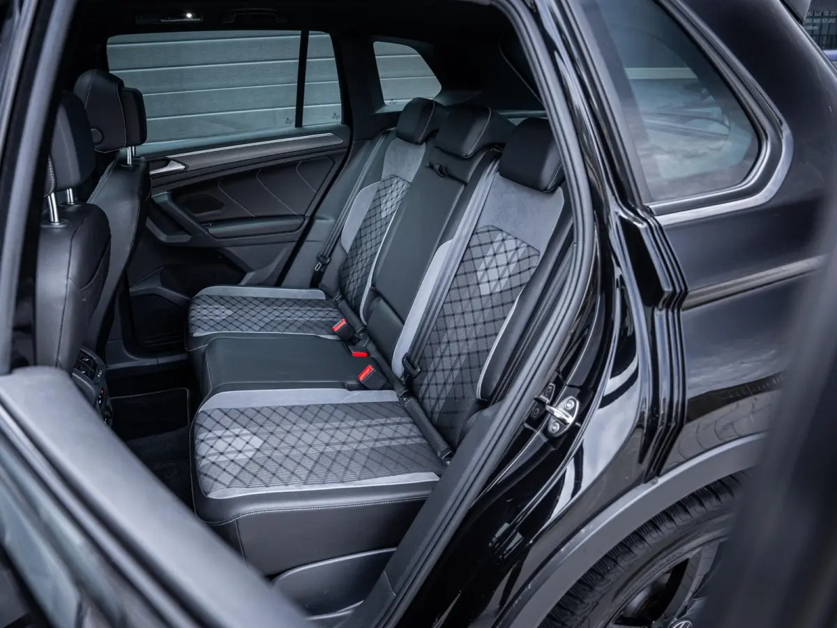 1.5 TSI 3x R-Line - IQ-L l Pano l Trekhaak l 360cam l Keyless
